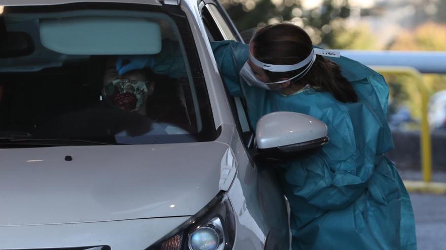 Pruebas de detección de Covid en el exterior de un hospital en Galicia.