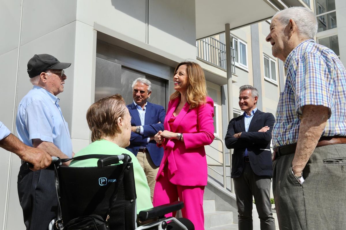Natalia Chueca, alcaldesa de Zaragoza, visita los proyectos de rehabilitación.