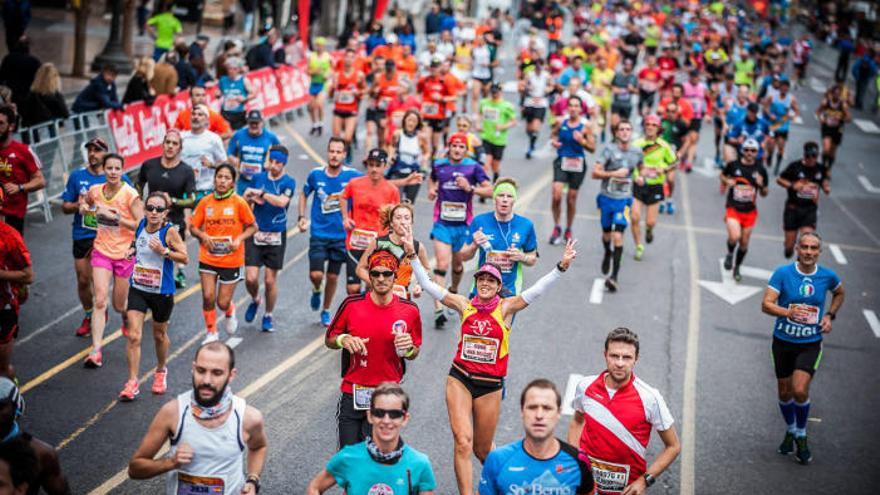 18.000 corredores paticiparon en el Maratón de Valencia 2016.