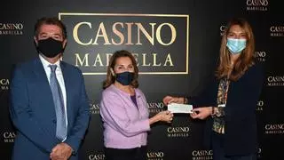 Casino Marbella entrega 6.500 euros de las fichas extraviadas en 2021 para fines sociales