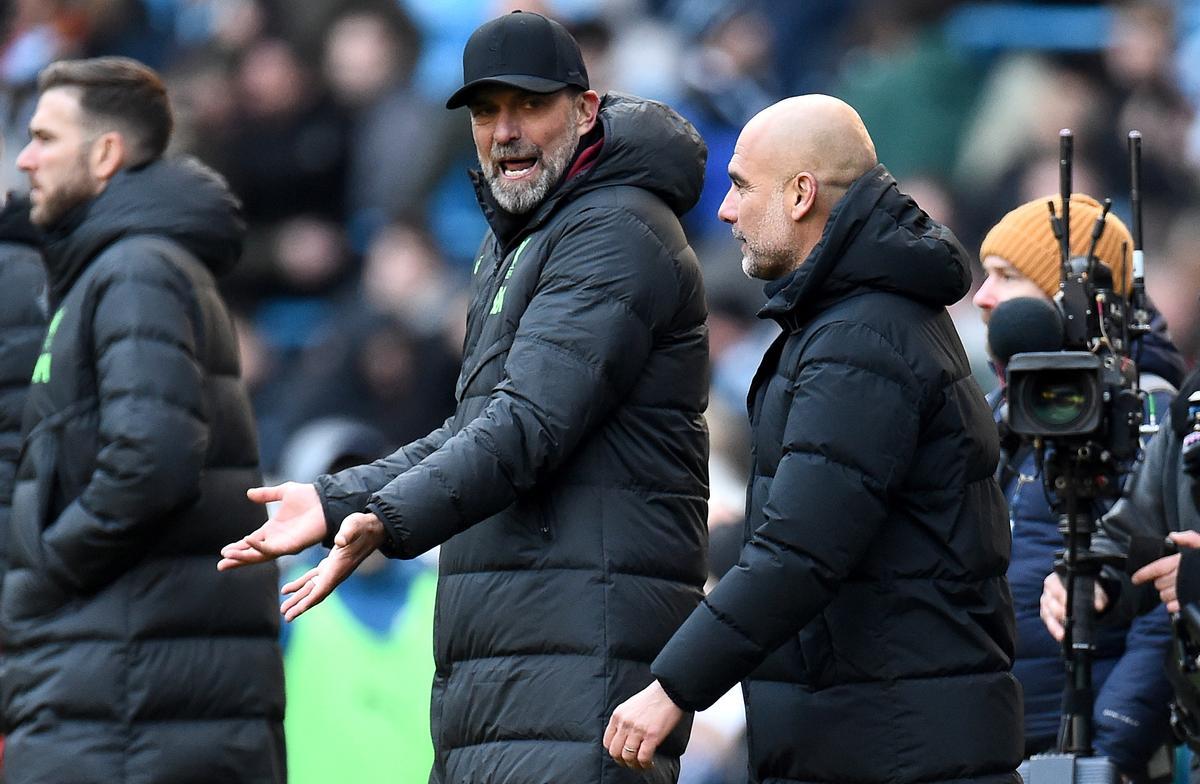 Guardiola y Klopp durante un partido entre Liverpool y Manchester City