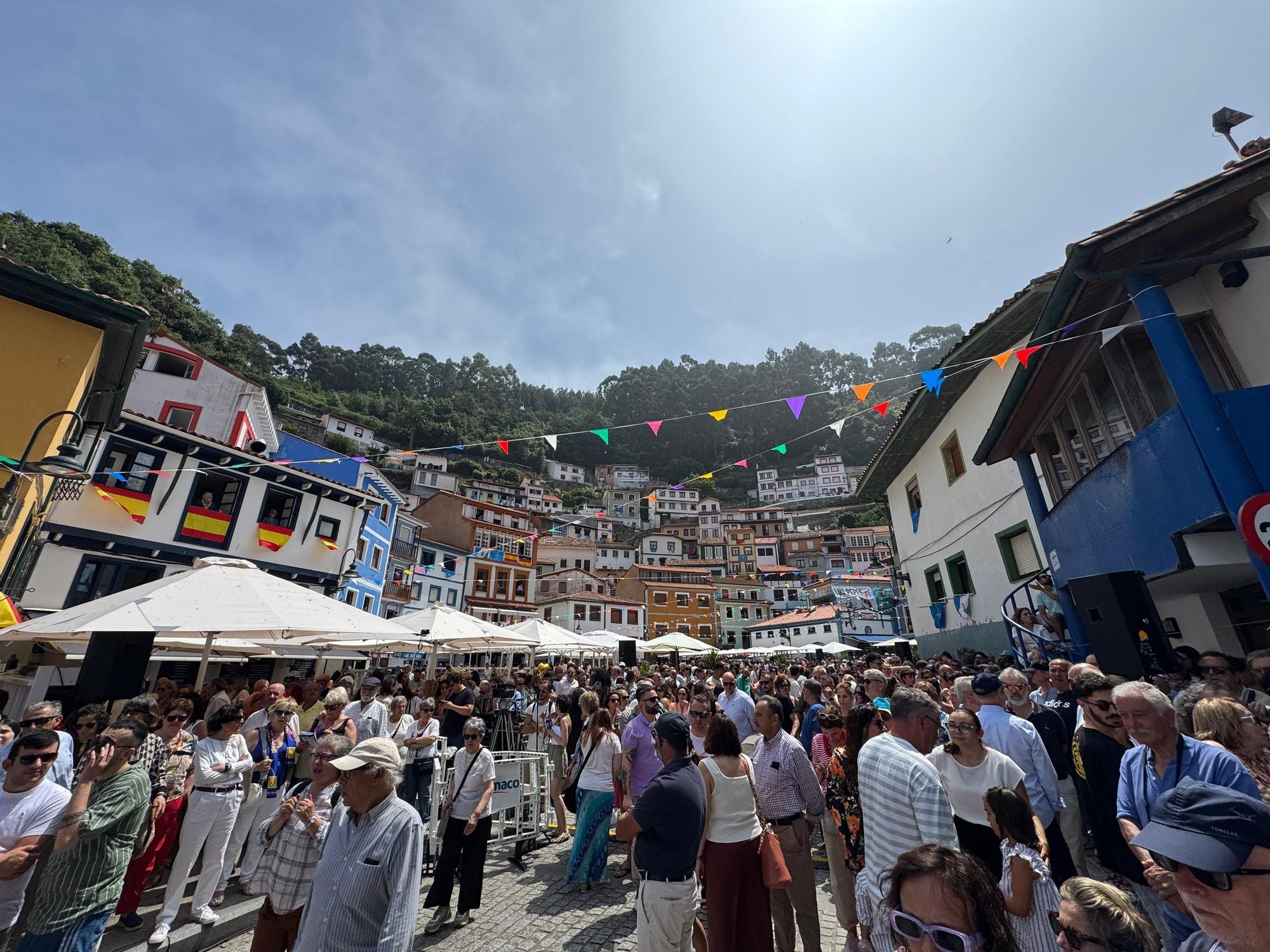 Así fue el día de L'Amuravera en Cudillero