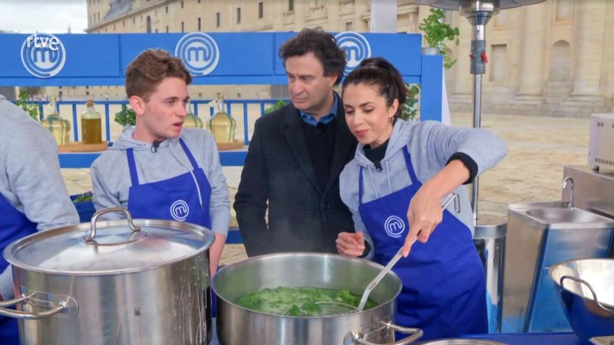 El momento en que Pepe Rodríguez confronta durante el cocinado a Luca y Claudia