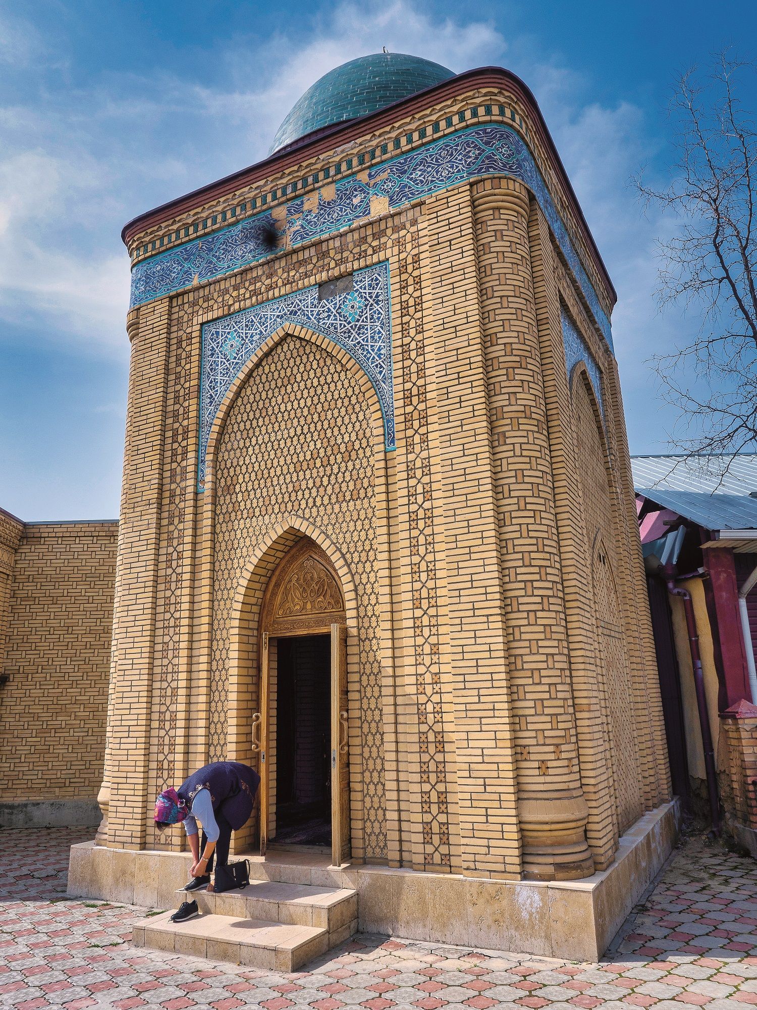 Mausoleo en Uzquen.