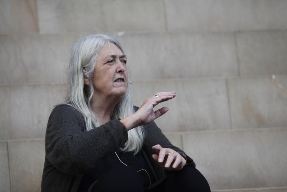 Mary Beard visitando la Villa Romana de Veranes