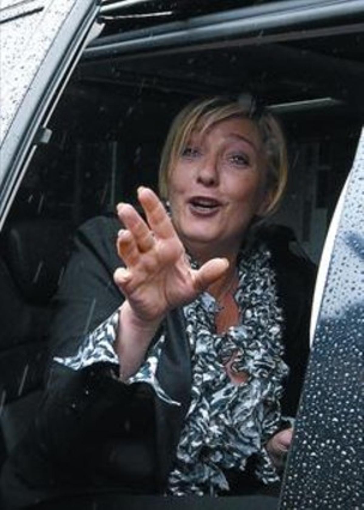 Satisfacció 8 Marine Le Pen ha aconseguit un resultat històric. Satisfacció 8 Marine Le Pen ha aconseguit un resultat històric.