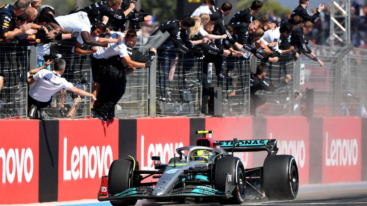 Lewis Hamilton, tras cruzar la meta en Paul Ricard