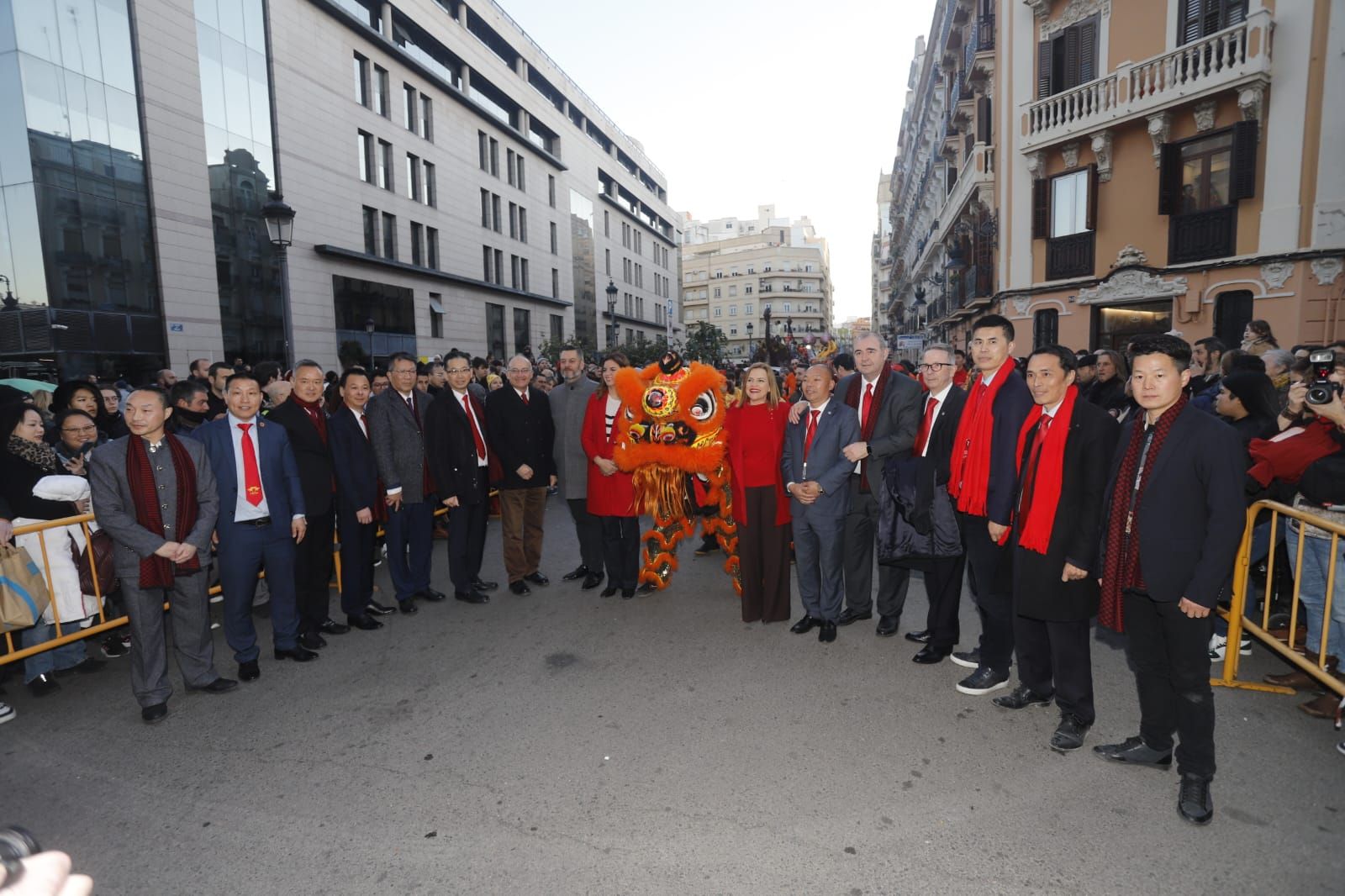 València recibe el nuevo año chino en una multitudinaria celebración