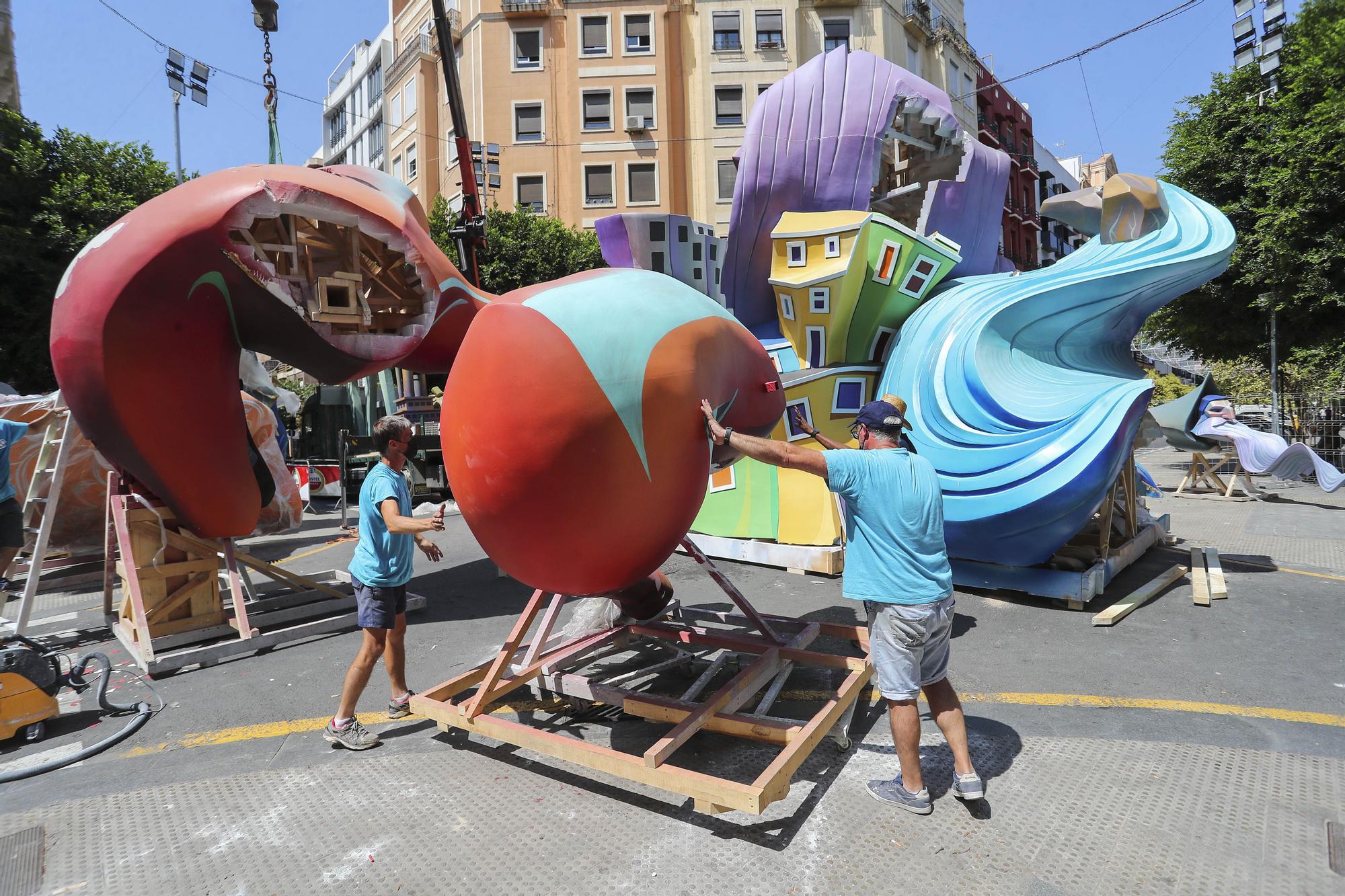 Fallas 2021. Espectacular "plantà" de Sueca-Literato Azorín