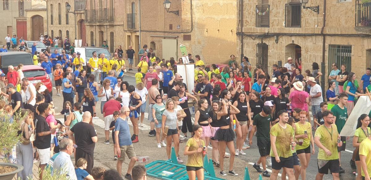 GALERÍA | Las peñas, el motor de las fiestas de Venialbo