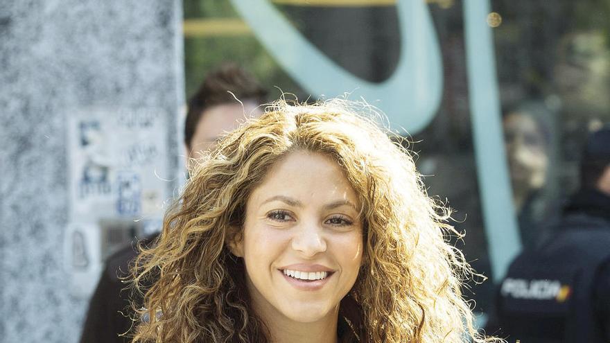 Shakira, ayer a su salida del juzgado. // Efe