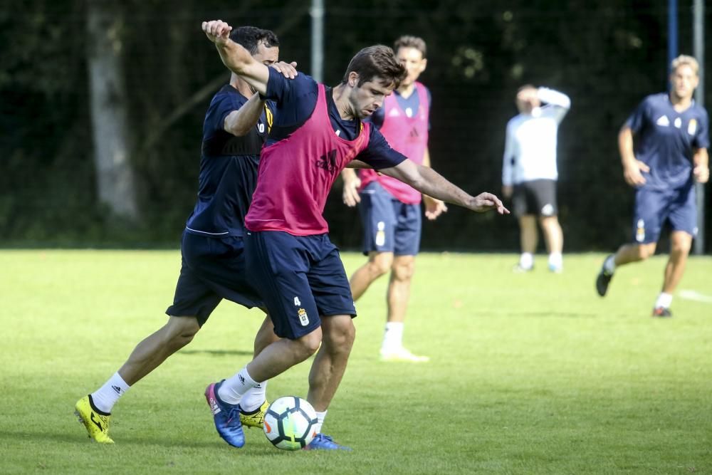 Entrenamiento del Real Oviedo en el Requexón