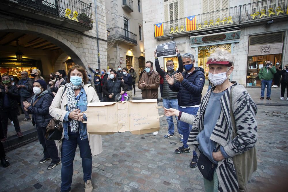 Restauradors i autònoms gironins protesten a la plaça del Vi