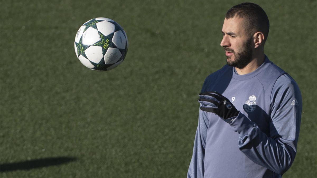 Karim Benzema no jugará ante el Deportivo para recuperarse de cara al Mundial de Clubes