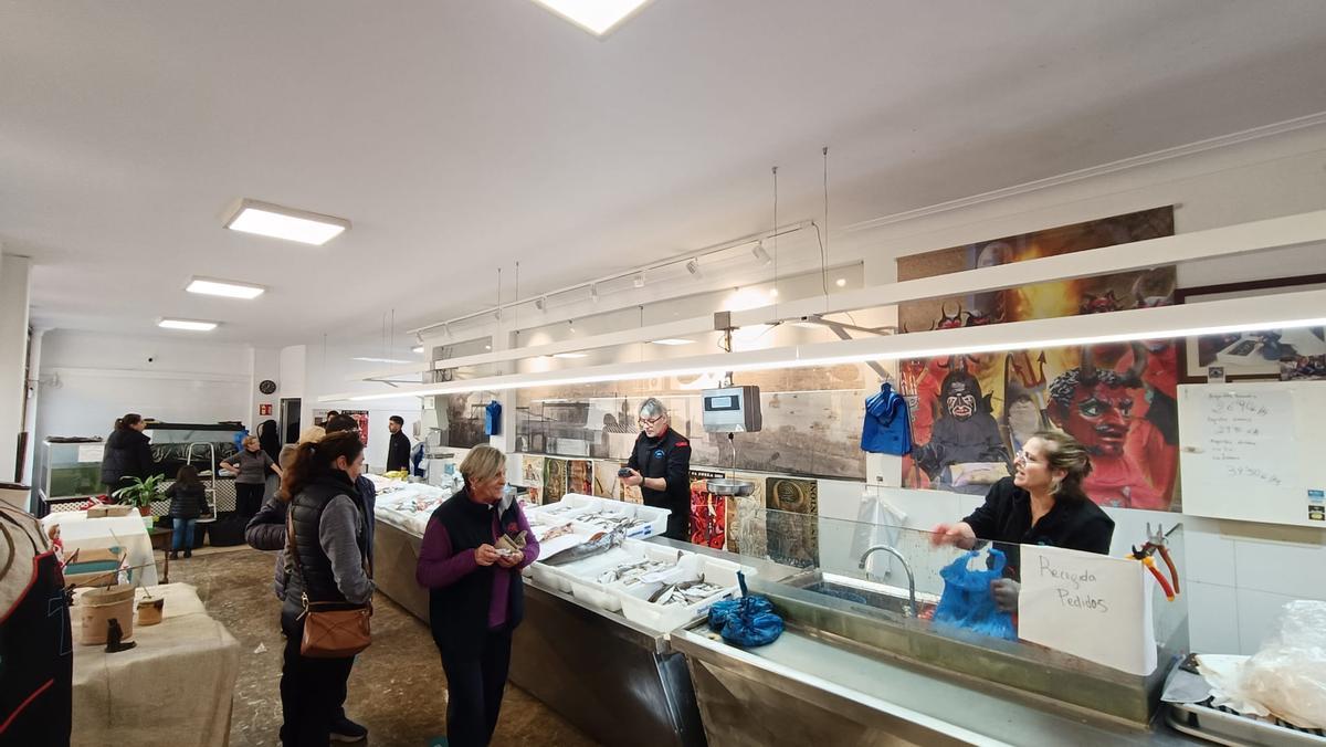 FOTOS | La pescadería de sa Pobla, Ca na Foc, sirve 1.700 kilos de anguilas