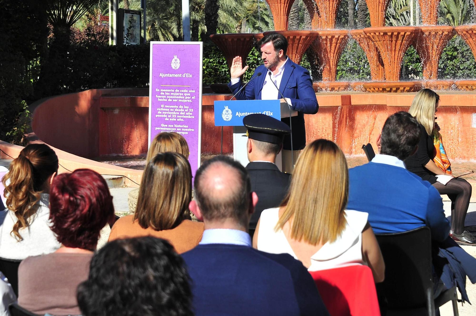 El alcalde de Elche carga en el 25N contra la pornografía que veja y  escupe a las mujeres