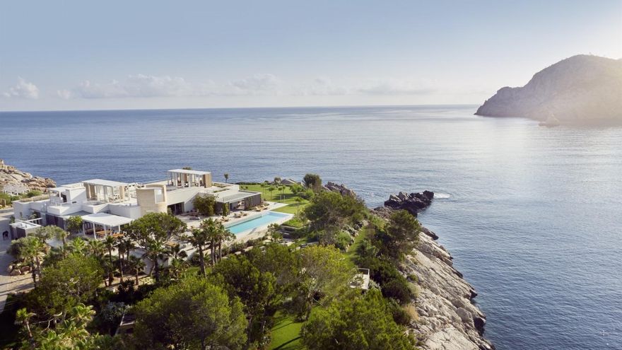 Ibiza, la isla con más mansiones de famosos por metro cuadrado en España: conoce quién invierte en la isla