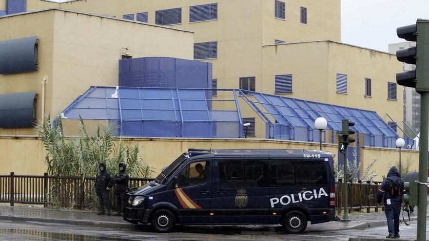 Una jueza investiga al CIE de Madrid en el que se denunciaron agresiones policiales