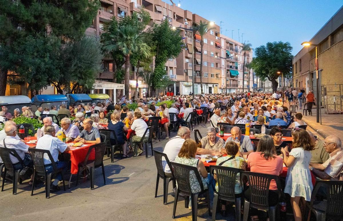 'Sopar a la fresca' durante las Fiestas de Moncada.