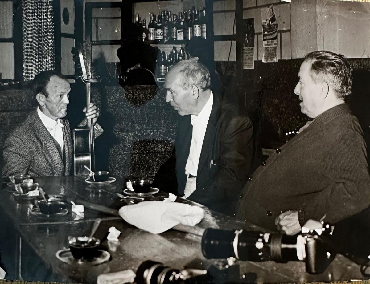 Manuel Magaña (centro) en una visita a Aranda de Moncayo en 1967.
