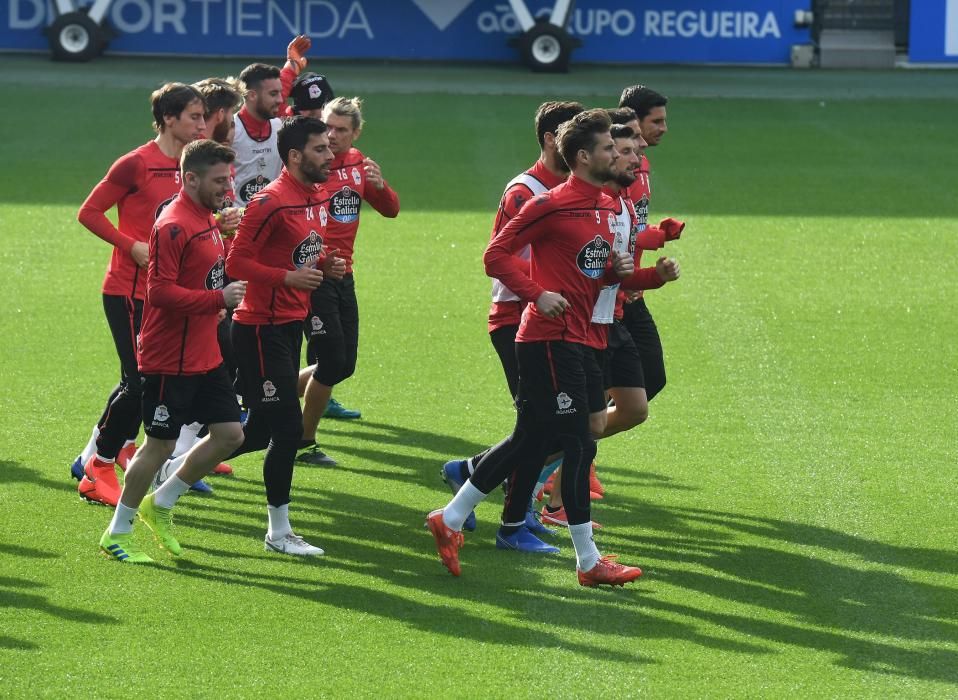 El Dépor entrena en Riazor a puerta cerrada