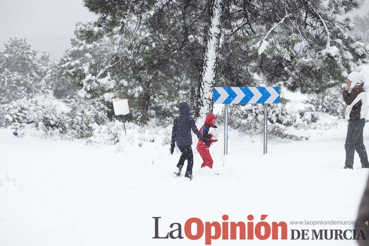 Continúa la nevada en las zonas altas de la comarca del Noroeste