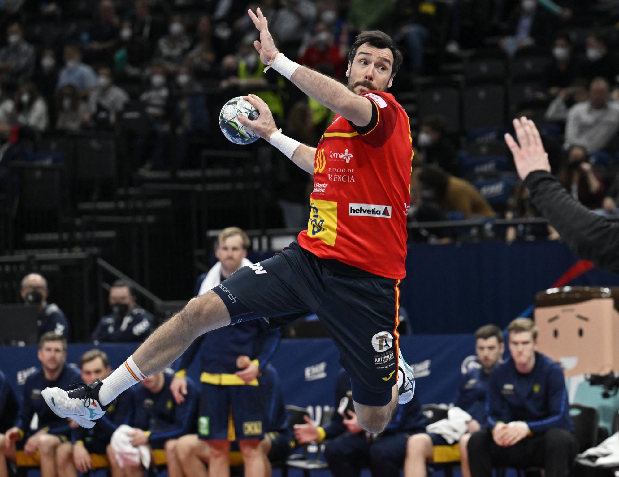 El jugador de balonmano, Gedeón Guardiola, durante la final del Europeo contra Suecia.