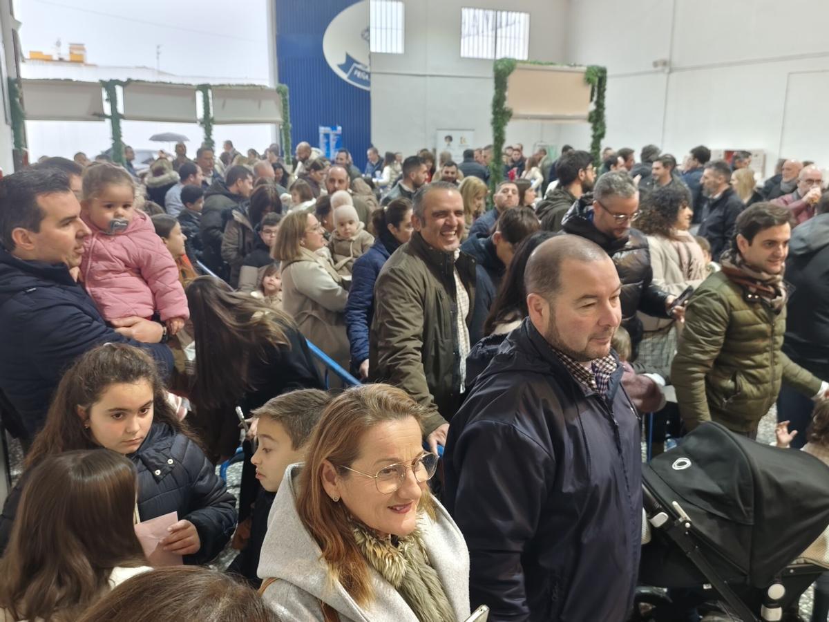 Ilusión infantil con los Magos en Lucena