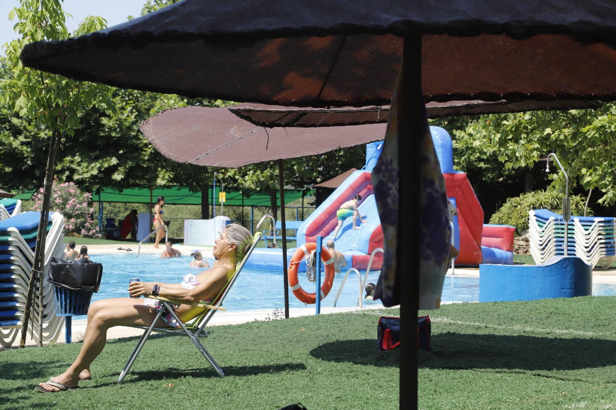 Domingo de piscina en Assuan y Las Dos Columnas