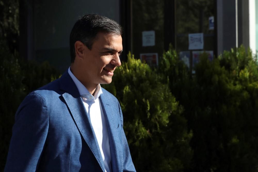 Pedro Sánchez vota en Pozuelo