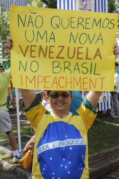 Miles de brasileños toman las calles contra Rousse