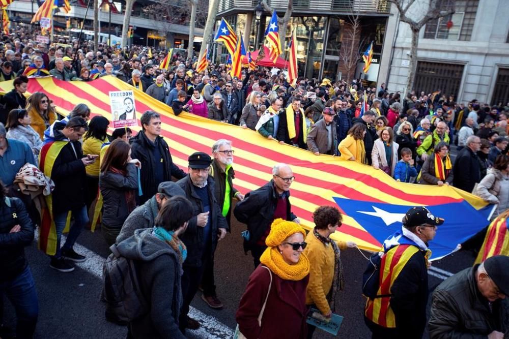 L'independentisme es manifesta a Barcelona en contra del judici del procés