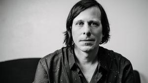 Ken Stringfellow, en una imagen de promoción actual.