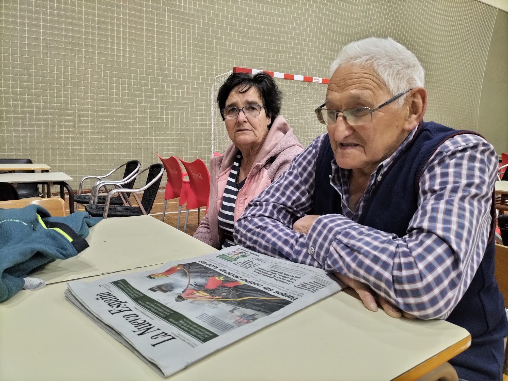 El polideportivo de Luarca acoge a los desalojados por los incendios