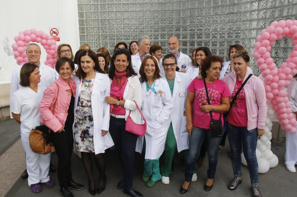 Meixoeiro lanza globos para solidarizarse en la lucha contra el cáncer // A.Villar