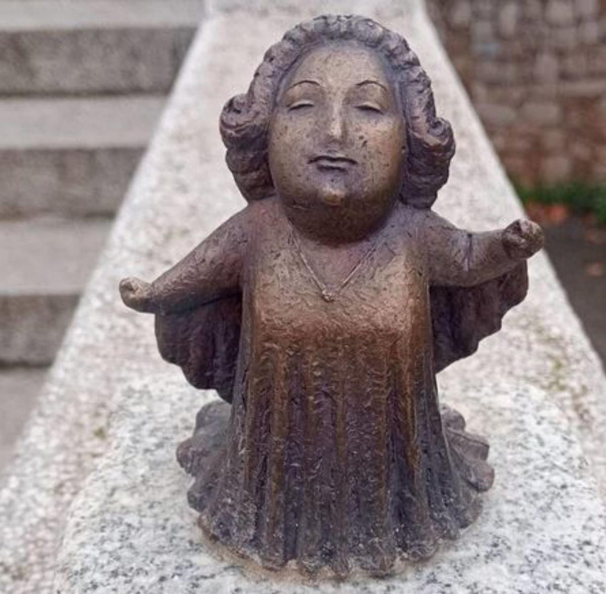 Les escultures de Caballé i Mercury ja no llueixen a Montjuïc