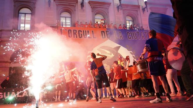 Les millors imatges de la celebració de l'Igualada HC després de guanyar l'Europe Cup