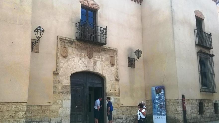 Fachada de la Casa de la Cultura de Toro.