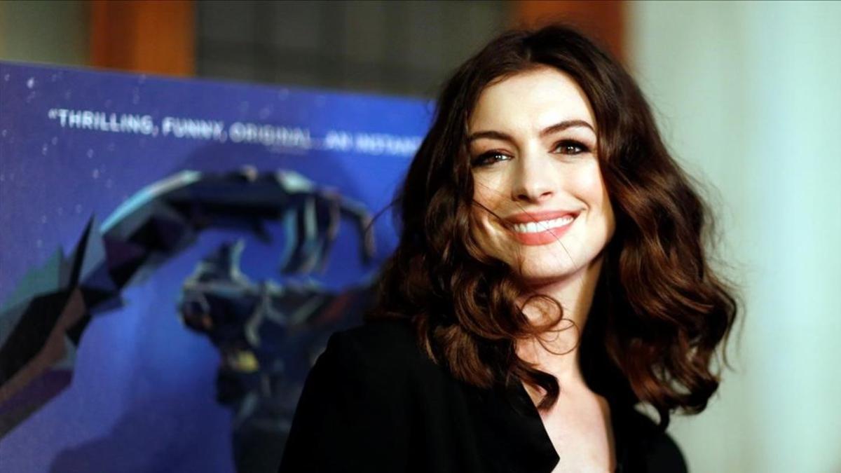 Anne Hathaway: &quot;Voy a dejar de beber mientras mi hijo viva en mi casa&quot;