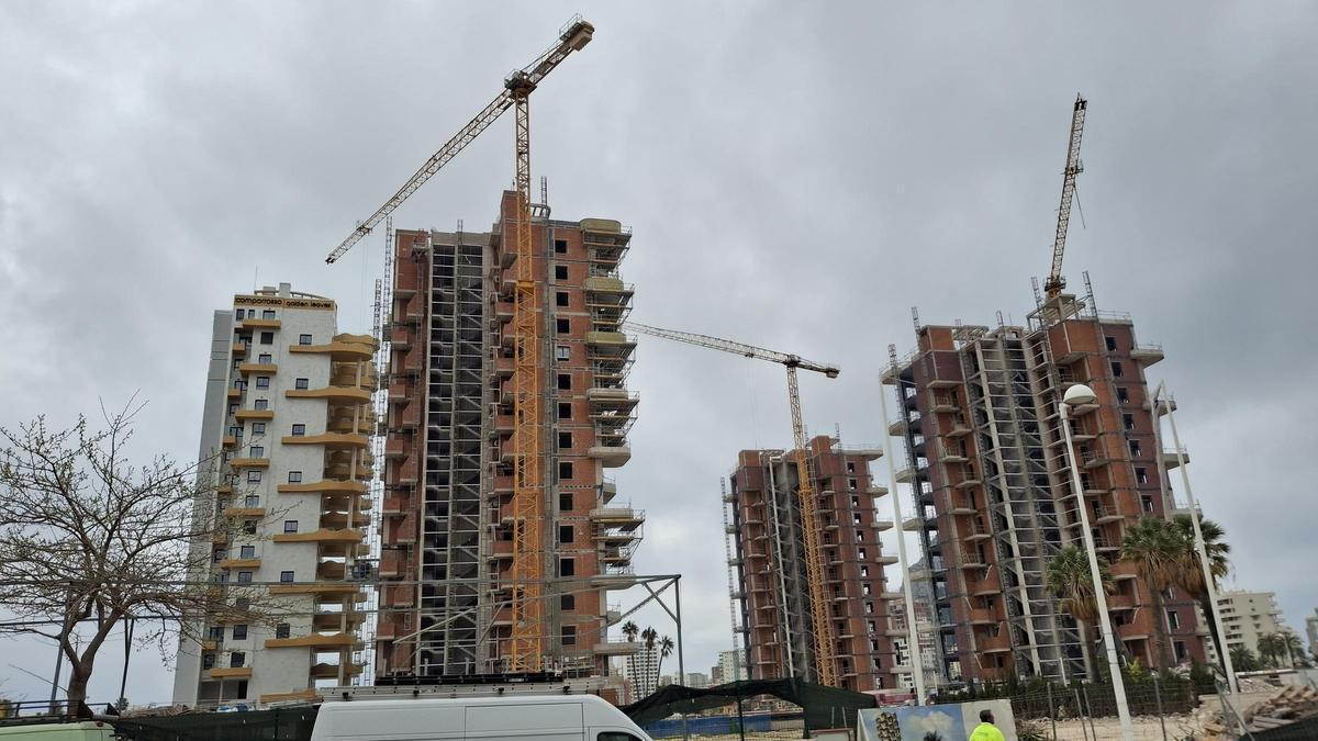Noves torres d’apartaments a Calp