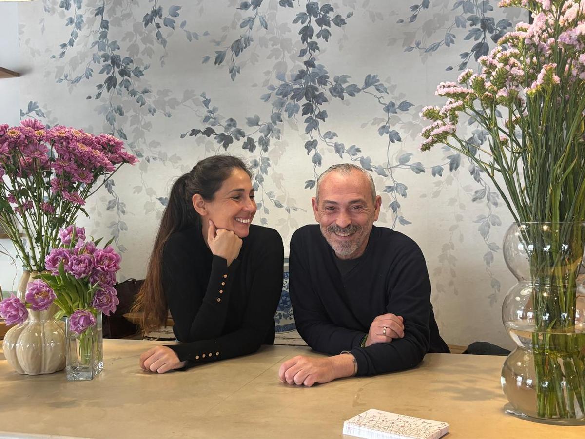 Ana Gálvez, CEO y directora artística de Ana Gálvez The Flower Experience junto a Juan Guisado, jefe de proyectos.