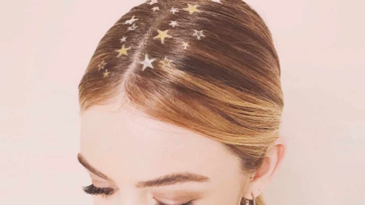 Las estrellas en el pelo de Lucy Hale