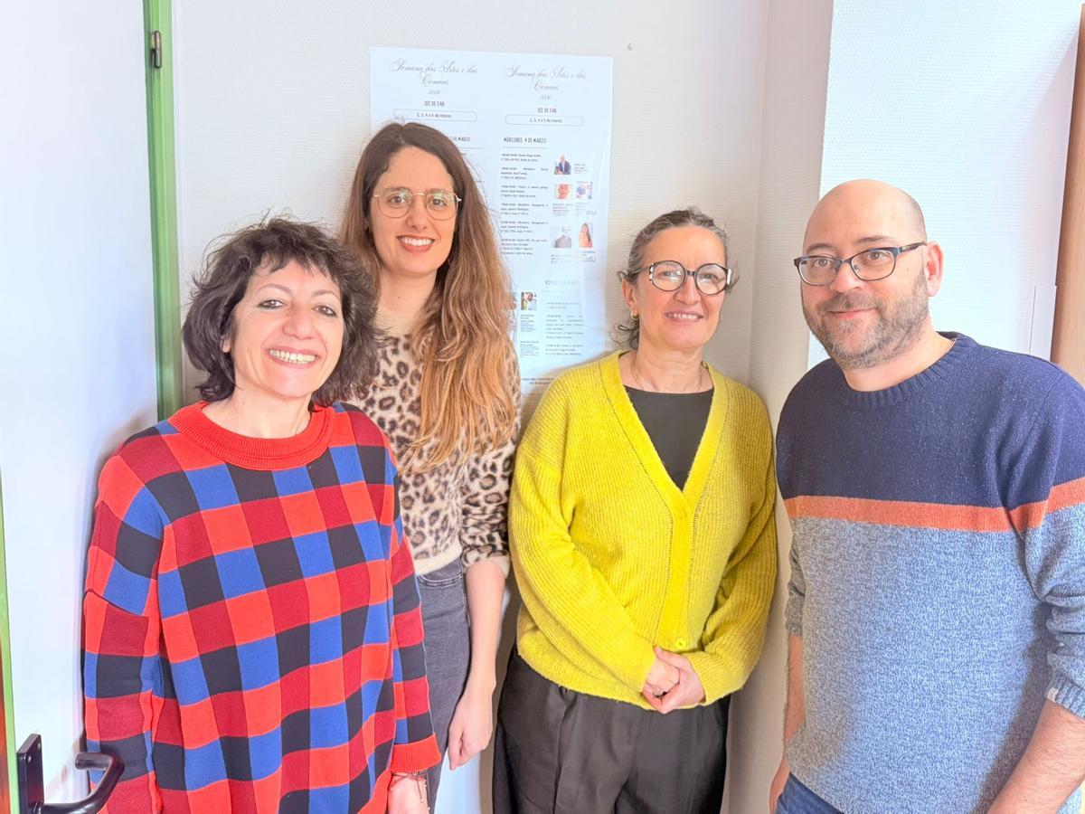 Ana Chamosa (i), Julia Vilaboa, Isabel Varela y Santi Montero, miembros del equipo directivo del IESde Sar.