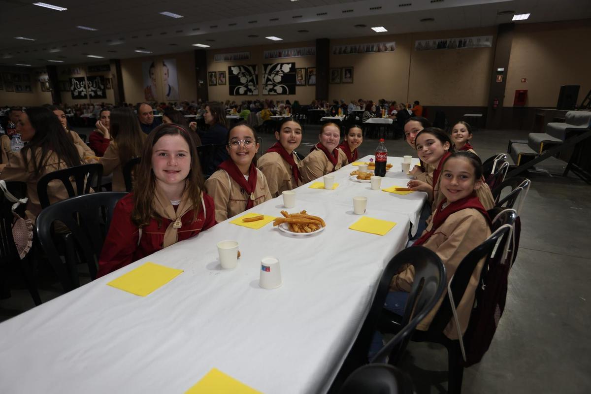 Fotogalería I Burriana celebra berenar i ball a la Llar Fallera per a la gent gran Fotogalería I Burriana celebra berenar i ball a la Llar Fallera per a la gent gran