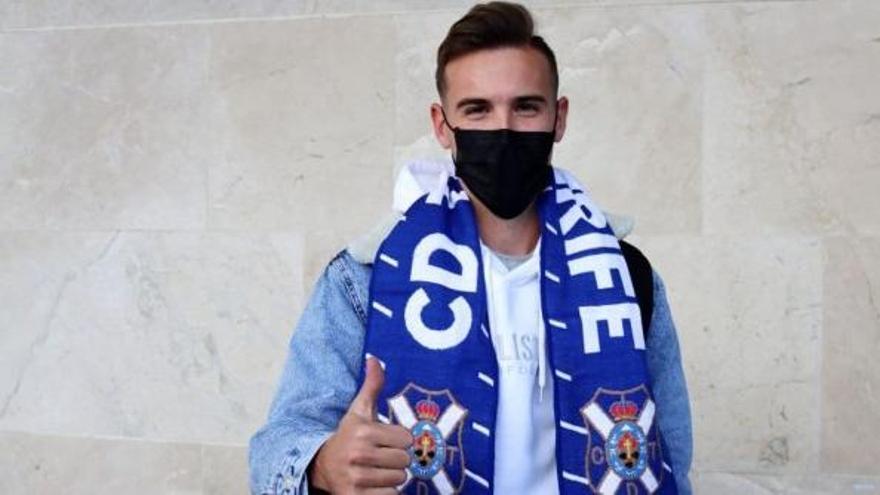 Sergio González, al llegar al aeropuerto de Los Rodeos.