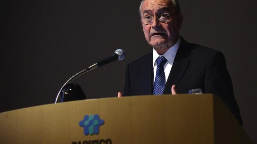 El alcalde de Málaga, Francisco de la Torre (PP), durante su intervención hoy en la la Feria Smartcity week, en Yokohama. ROBICHON