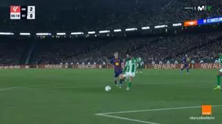 Sale a la luz la contradicción arbitral en el penalti del Barça-Betis: "Entendemos que es el que golpea"