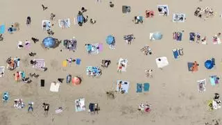 El Postiguet, la playa que explica Alicante más allá del turismo