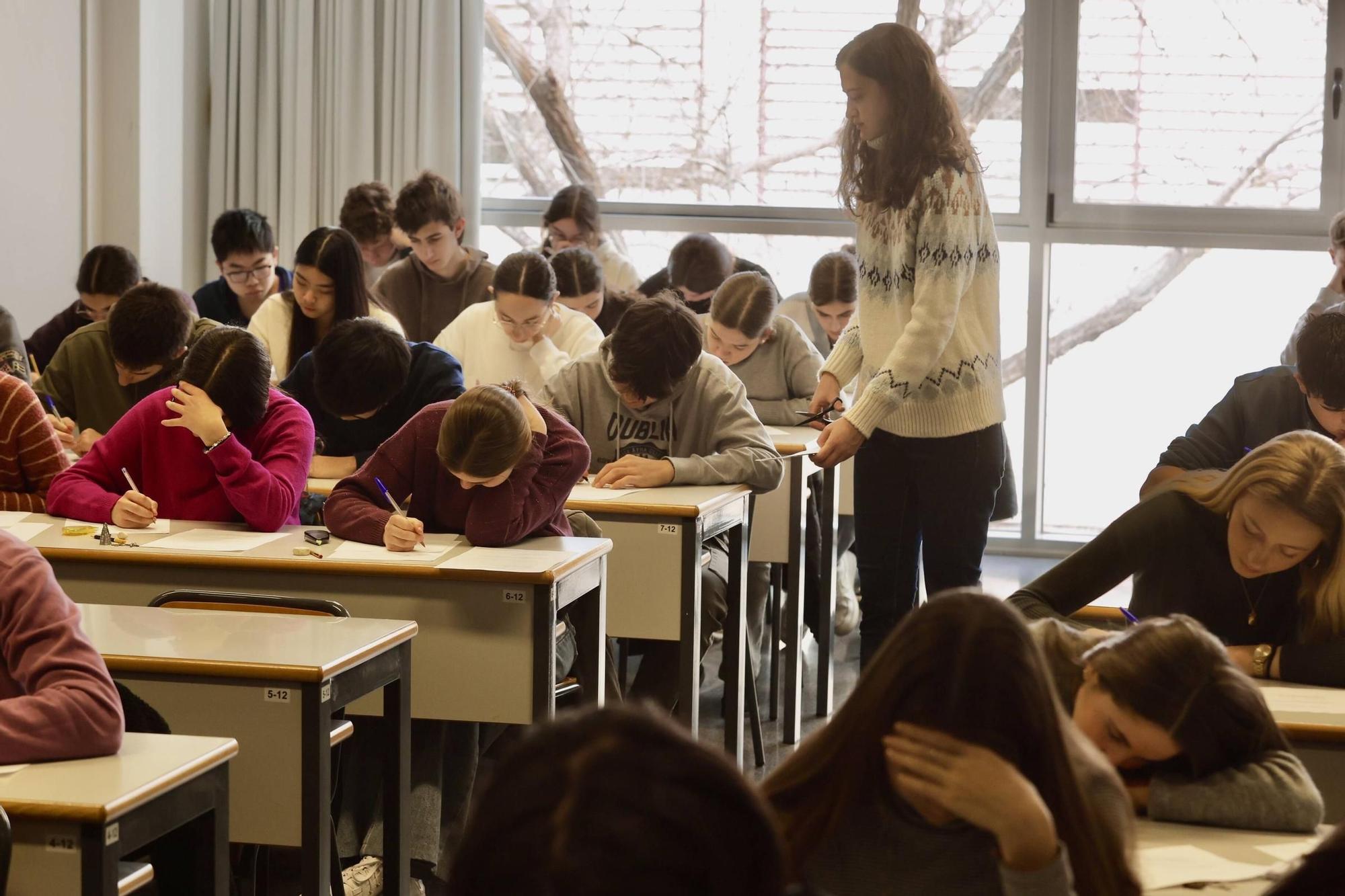 Dos mil niños participan en la Olimpiada Matemática que hoy ha organizado el Colegio Guadalaviar en la UPV
