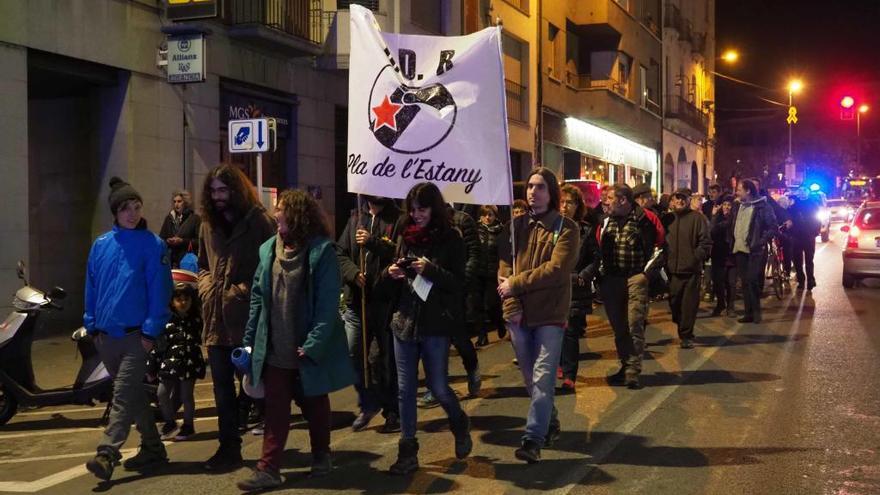 Un moment de la manifestació a Banyoles